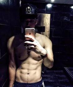 吃瓜侧腰腹肌纹身,吃瓜侧腰腹肌，展现独特魅力