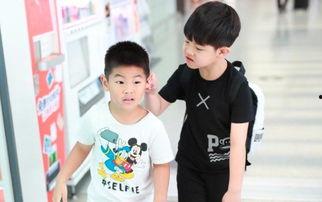 明星来了上演揪耳朵,现场上演揪耳朵趣味互动