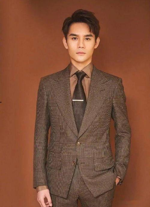 男明星花式 西服,男明星花式西服演绎时尚风采