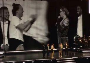 给明星打屁股的视频,明星被打屁股视频引发热议