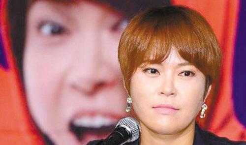 明星卖春小说,明星的禁忌恋情