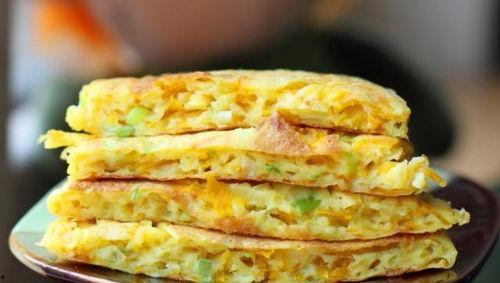 上班吃瓜吃饼的说说,瓜饼相伴，轻松度日