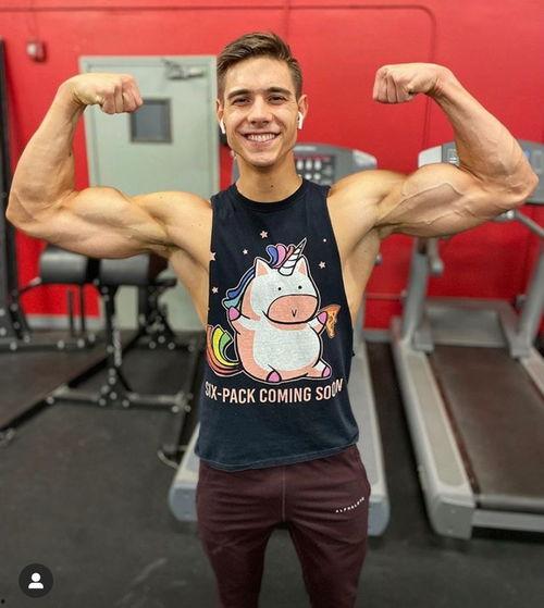 健身网红露出,从身材逆袭到健康生活倡导者