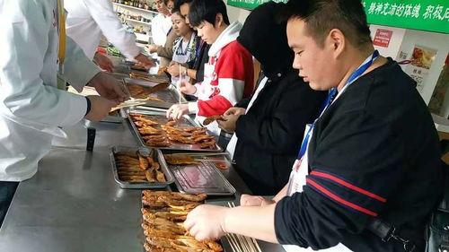 平湖网红小吃街夜市,平湖网红小吃街美食盛宴掠影