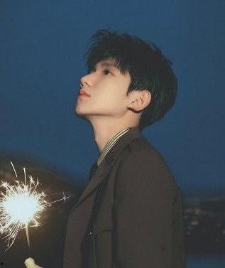 爆料吃瓜男歌手