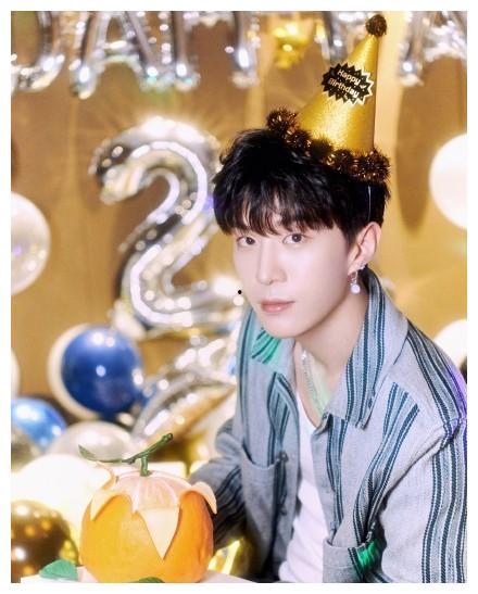 范丞丞生日明星送祝福,明星云集献祝福，温馨时刻感动网友