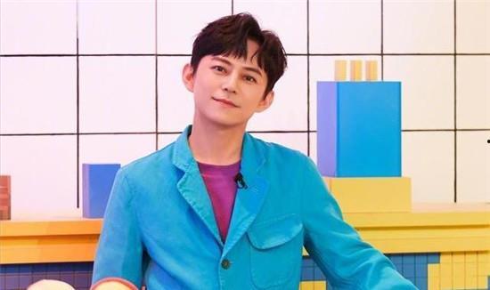 粉丝超一亿的明星,“粉丝破亿！揭秘超人气明星的辉煌历程与魅力风采”