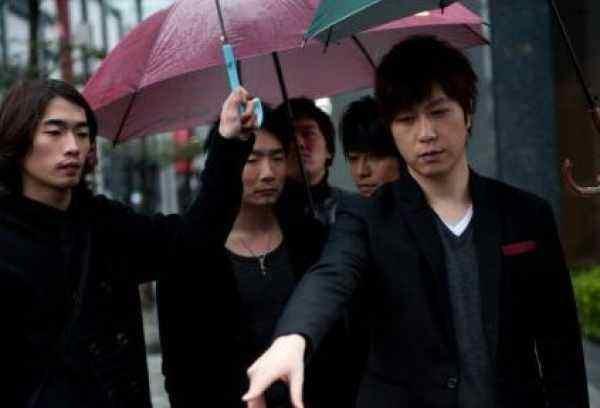 哪些明星黑社会,揭秘那些与黑社会扯上关系的明星传奇