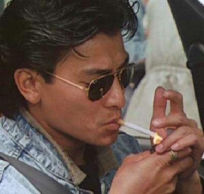 男明星叼烟图片,男星风采尽显