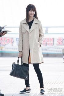 明星黑色休闲风衣女,明星同款黑色休闲风衣，女生必备的优雅单品